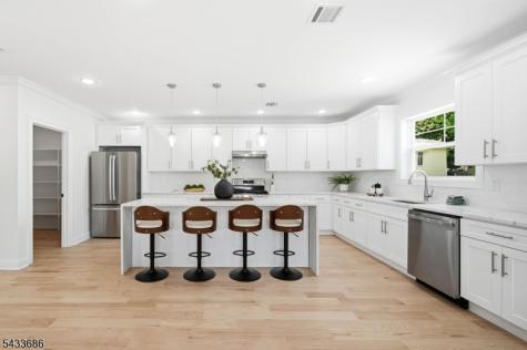 31 Ridgeview Avenue West Orange NJ 07052