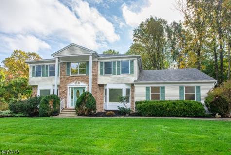 4 Stratford Drive Randolph NJ 07869