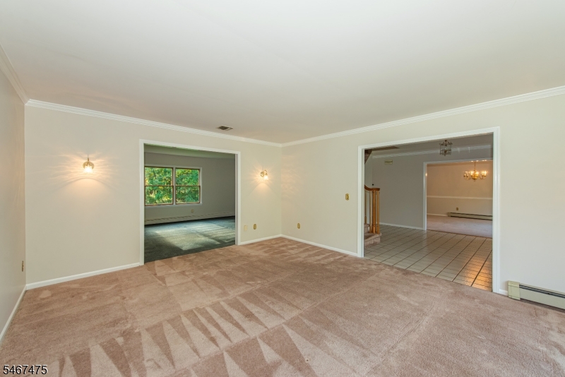 4 Stratford Drive Randolph NJ 07869