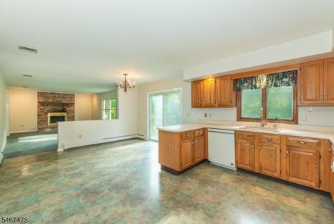 4 Stratford Drive Randolph NJ 07869