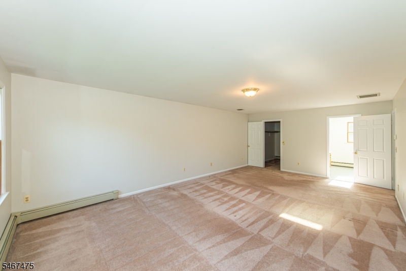 4 Stratford Drive Randolph NJ 07869