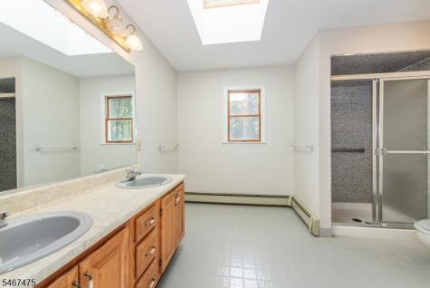 4 Stratford Drive Randolph NJ 07869
