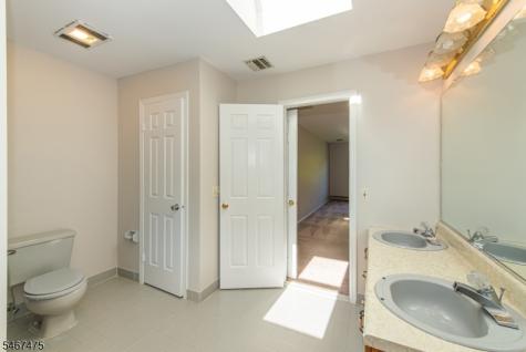4 Stratford Drive Randolph NJ 07869