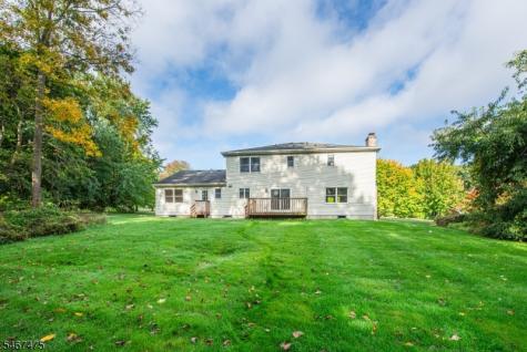 4 Stratford Drive Randolph NJ 07869
