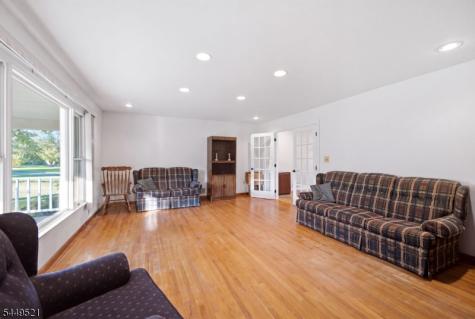 17 Dogwood Drive Delaware NJ 08822