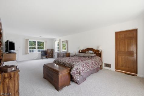 17 Dogwood Drive Delaware NJ 08822