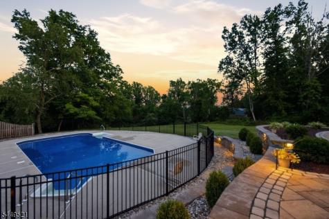 17 Dogwood Drive Delaware NJ 08822