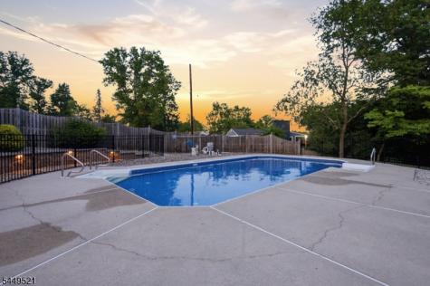 17 Dogwood Drive Delaware NJ 08822