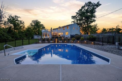 17 Dogwood Drive Delaware NJ 08822