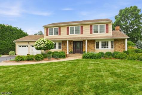 16 Brookside Road Roxbury NJ 07876