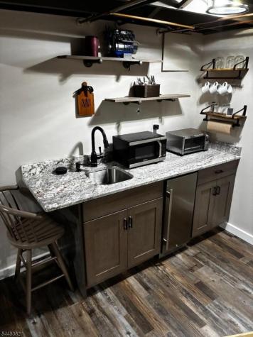 16 Brookside Road Roxbury NJ 07876