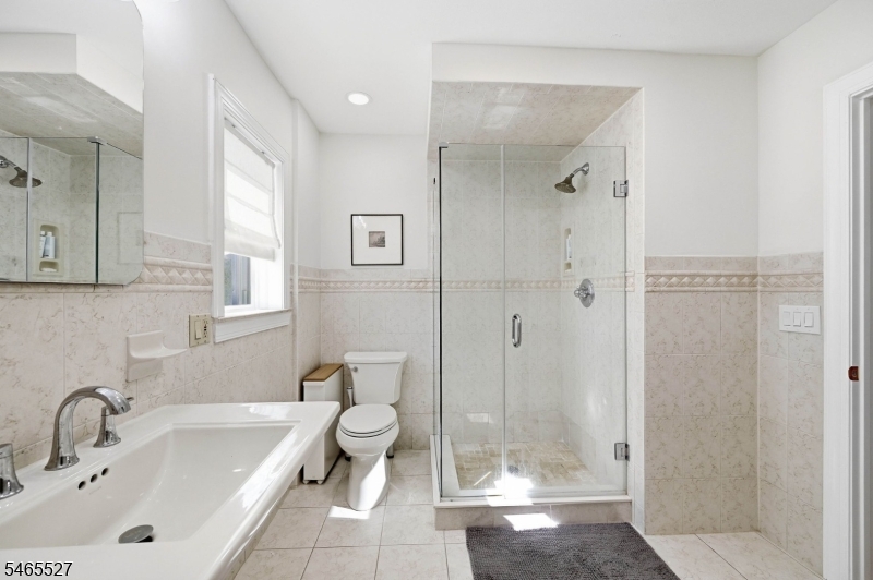 2766 Larchmont Road Union NJ 07083