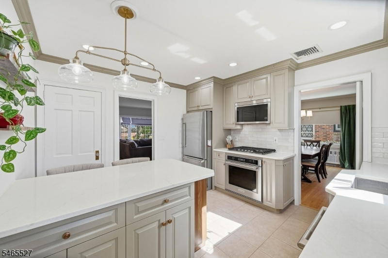2766 Larchmont Road Union NJ 07083