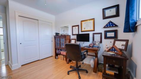 2 Center Street Holland NJ 08848