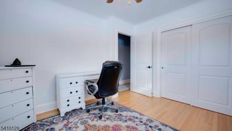 2 Center Street Holland NJ 08848
