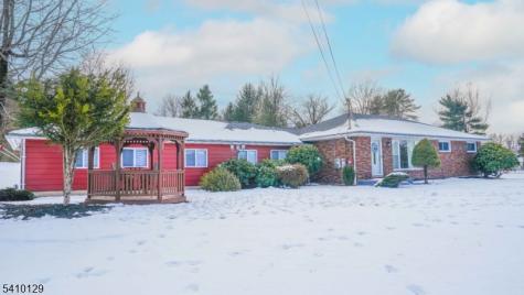 2 Center Street Holland NJ 08848
