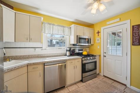 23 Smith Avenue Wanaque NJ 07420