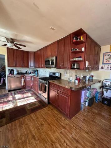 5 Brookside Avenue Pequannock NJ 07444