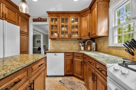 78 Ambar Place Bernardsville NJ 07924