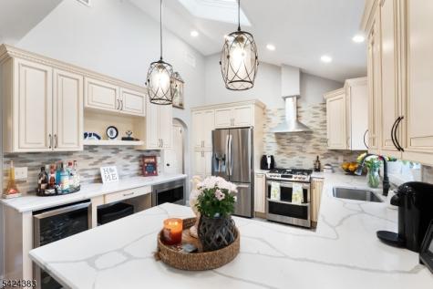 68 Doris Way Clark NJ 07066