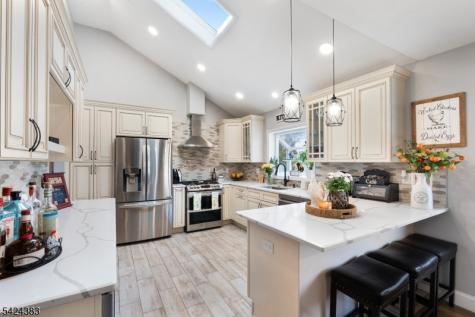 68 Doris Way Clark NJ 07066