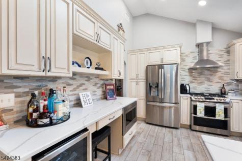 68 Doris Way Clark NJ 07066