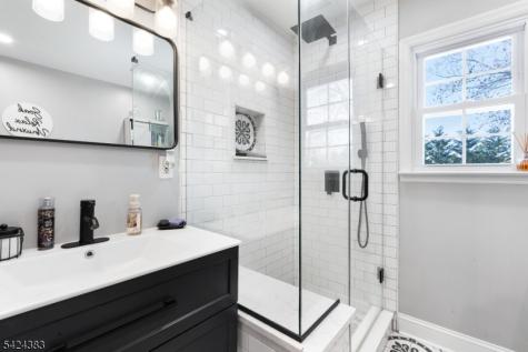 68 Doris Way Clark NJ 07066