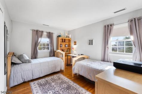 68 Doris Way Clark NJ 07066