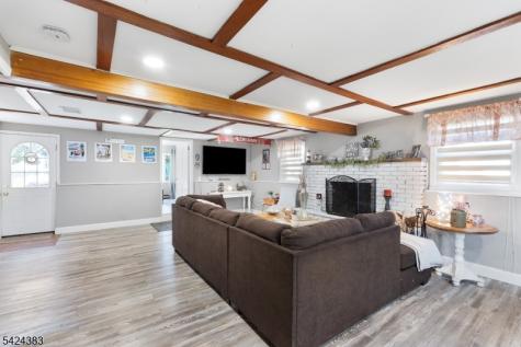 68 Doris Way Clark NJ 07066