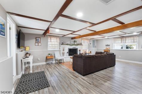 68 Doris Way Clark NJ 07066