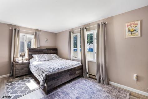 68 Doris Way Clark NJ 07066