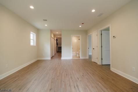 217 W 2nd Avenue Roselle NJ 07203