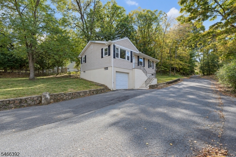15 Hillside Avenue Hopatcong NJ 07843