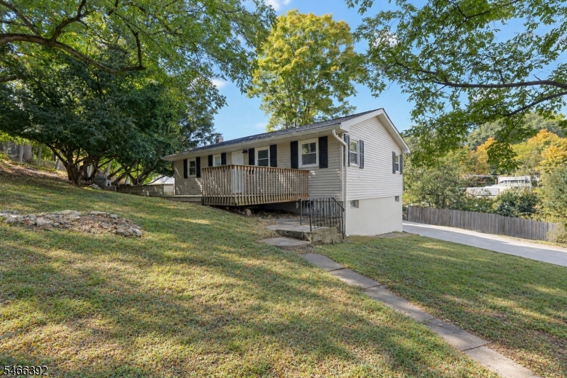 15 Hillside Avenue Hopatcong NJ 07843