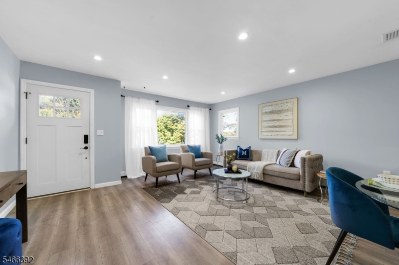 15 Hillside Avenue Hopatcong NJ 07843
