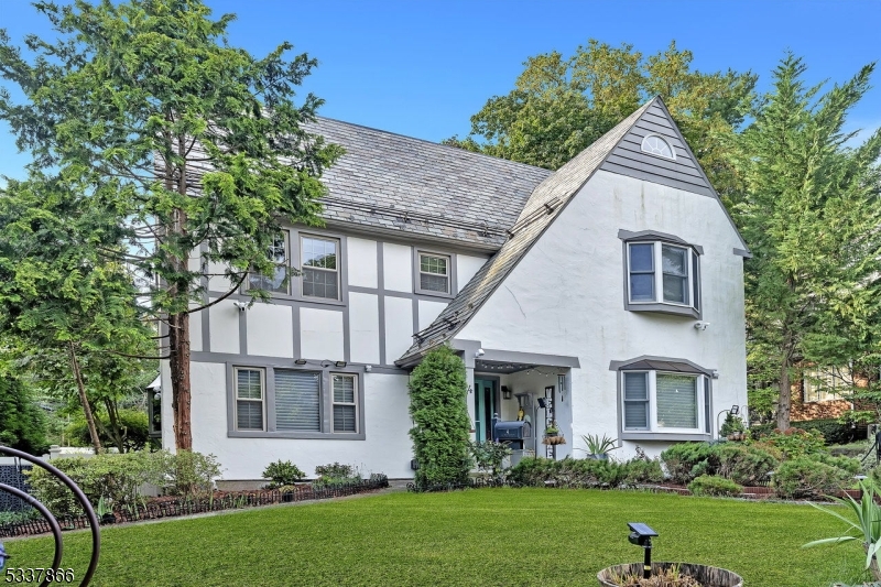 4 S Brookwood Drive Montclair NJ 07042