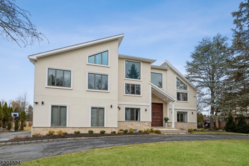 15 Fox Run North Caldwell NJ 07006