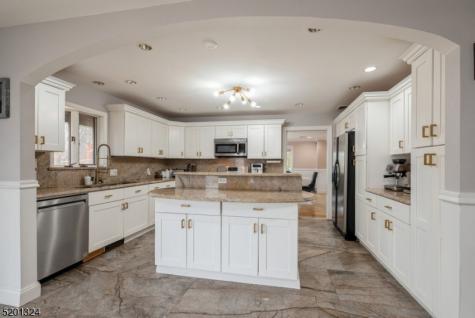 15 Fox Run North Caldwell NJ 07006