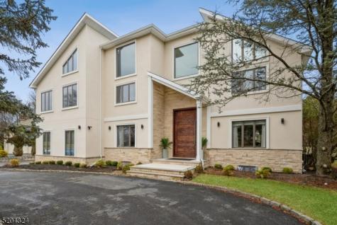 15 Fox Run North Caldwell NJ 07006