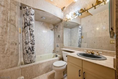 15 Fox Run North Caldwell NJ 07006