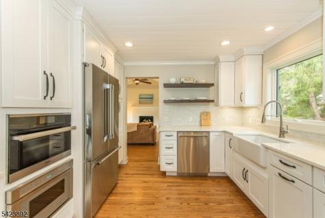289 Boulevard Mountain Lakes NJ 07046