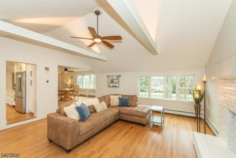 289 Boulevard Mountain Lakes NJ 07046