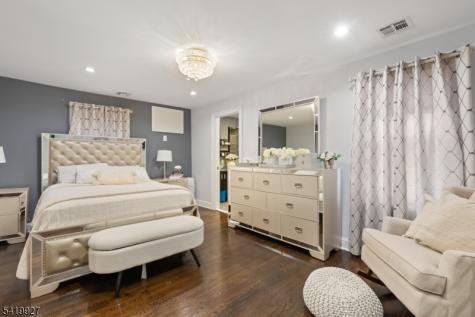 886 Degraw Avenue Newark NJ 07104