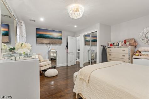 886 Degraw Avenue Newark NJ 07104