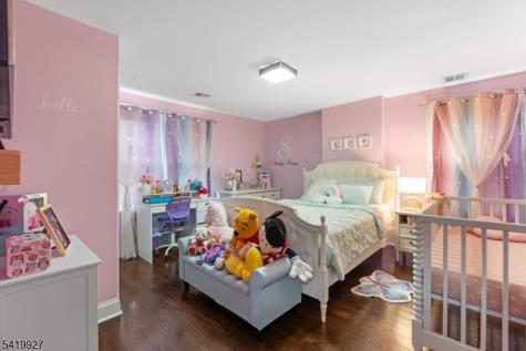 886 Degraw Avenue Newark NJ 07104