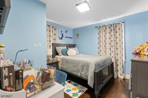 886 Degraw Avenue Newark NJ 07104