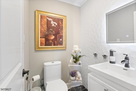 886 Degraw Avenue Newark NJ 07104