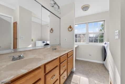 1304 Brian Circle Greenwich NJ 08886
