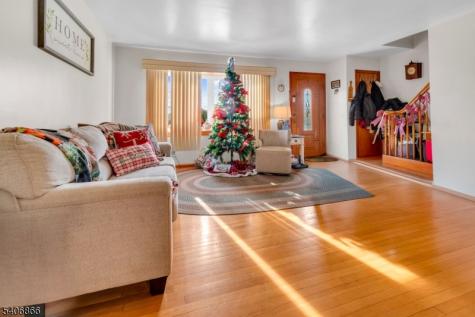 20 Bergen Avenue North Arlington NJ 07031