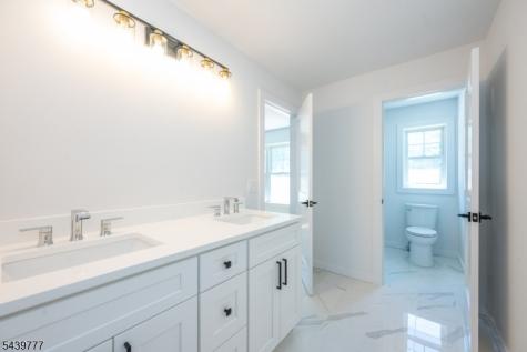 9 Emerald Drive Hardyston NJ 07419